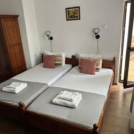 בית הארחה Triibria