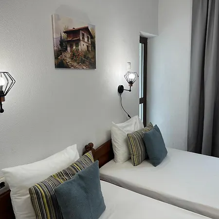 Triibria Guest house *